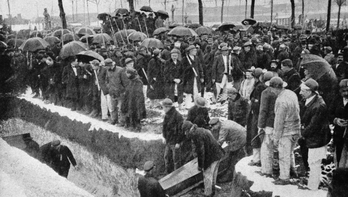 Monument aux victimes de la catastrophe minière de Courrières, dans le bassin minier du Pas-de-Calais