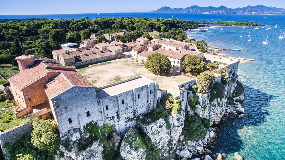 Le Fort Royal de l'île Sainte-Marguerite, prison du Masque de Fer, au large de Cannes