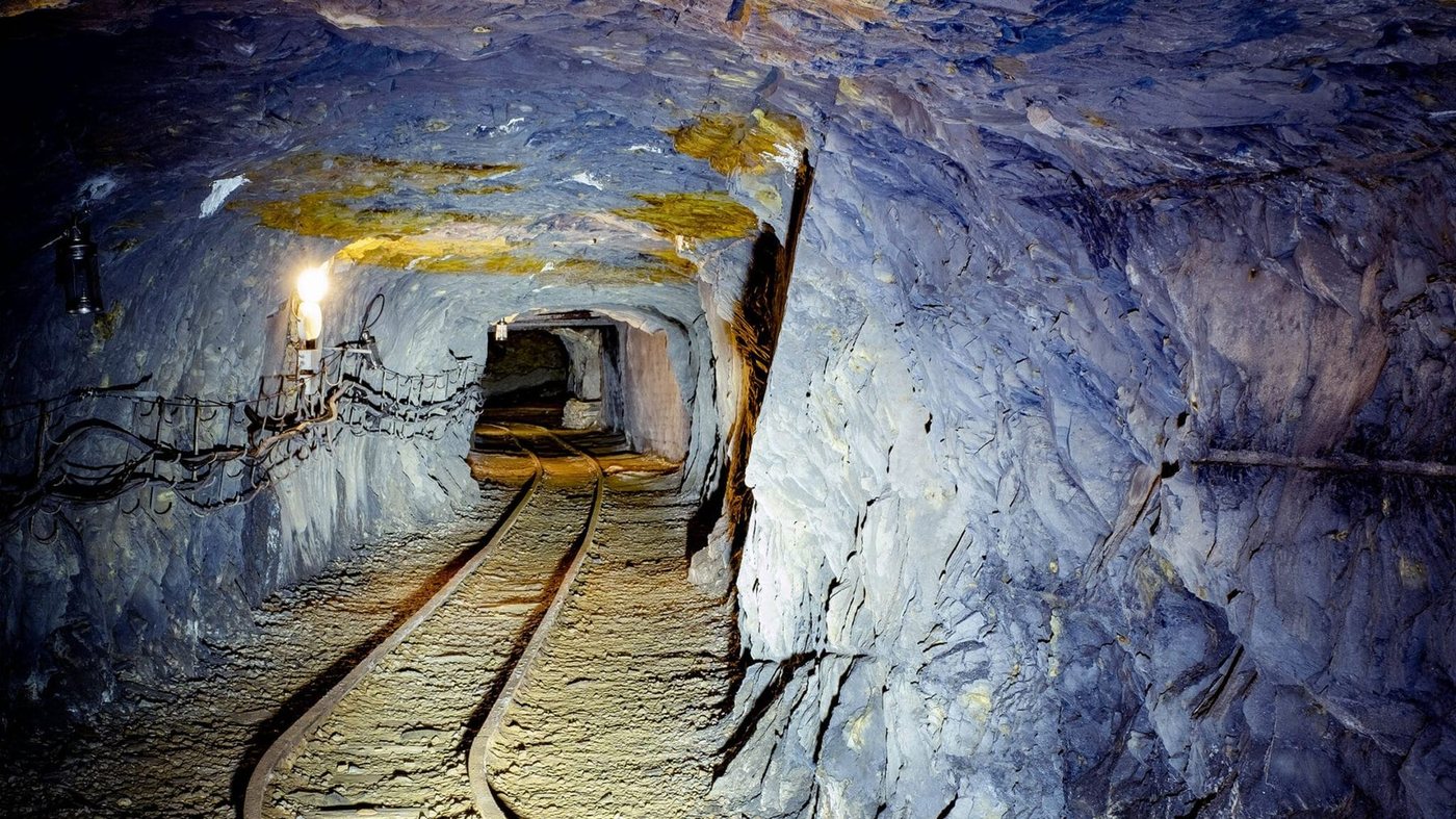 Une chambre d'extraction souterraine de la Mine Bleue, ancienne ardoisière d'Anjou, à 126 mètres sous terre